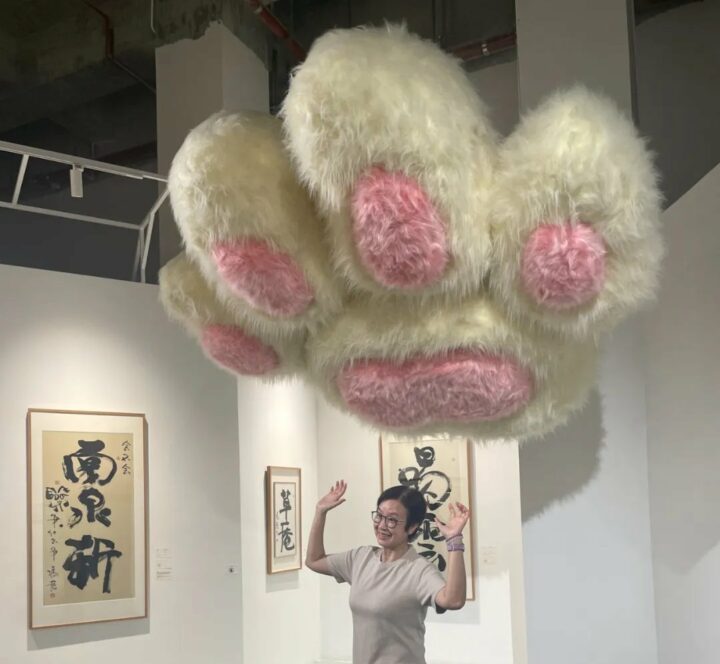 Into the mind of a cat: Feng Tang’s exhibition opens in SZ